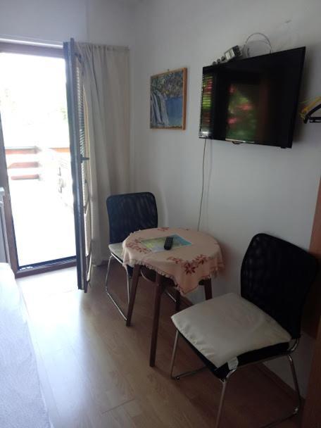 Guesthouse Marton Jezerce Room photo